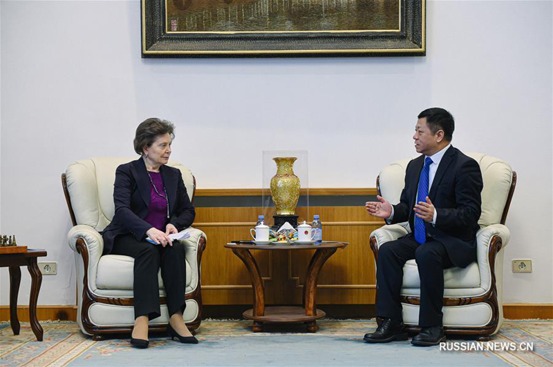 Губернатор Ханты-Мансийского АО посетила посольство КНР в РФ, выразив сочувствие и поддержку борющемуся с эпидемией Китаю